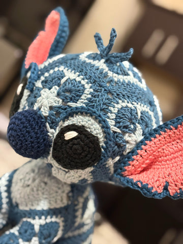 🧶👽 Curso Online: ¡Teje a tu extraterrestre azul en Amigurumi! 💙✨